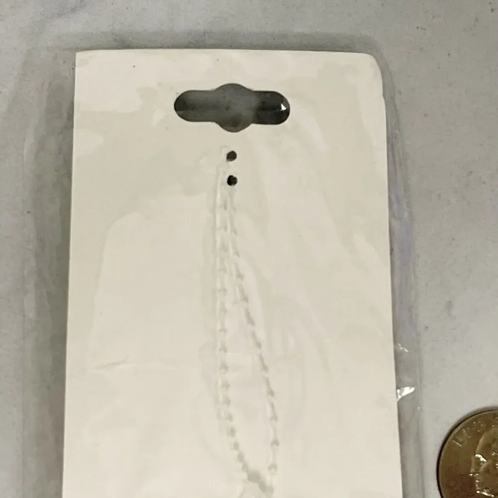 Unbranded gold tone
